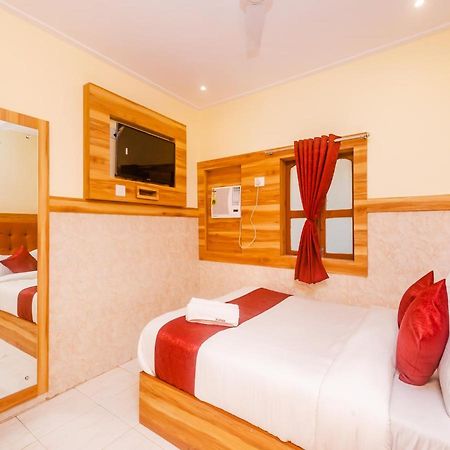 Aman Hotel Near Cst Мумбаї Екстер'єр фото