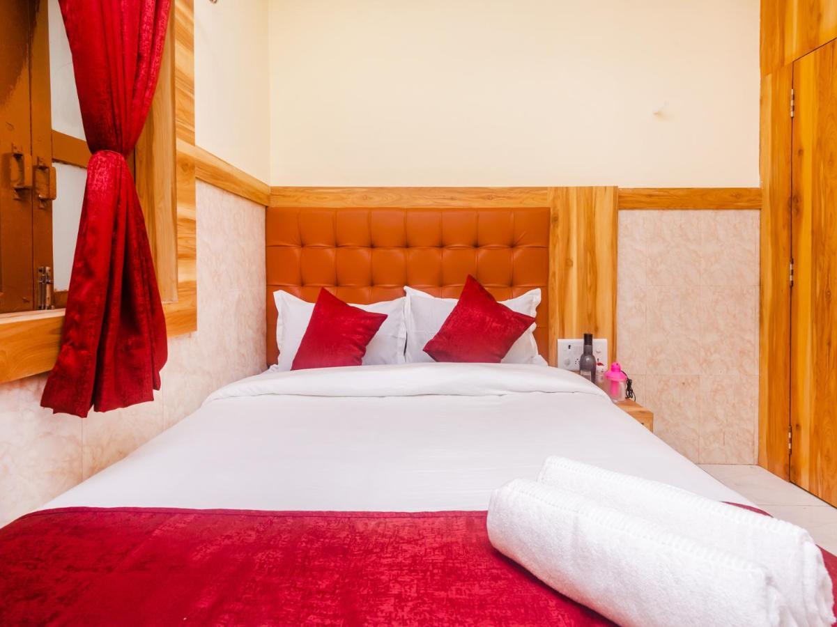 Aman Hotel Near Cst Мумбаї Екстер'єр фото