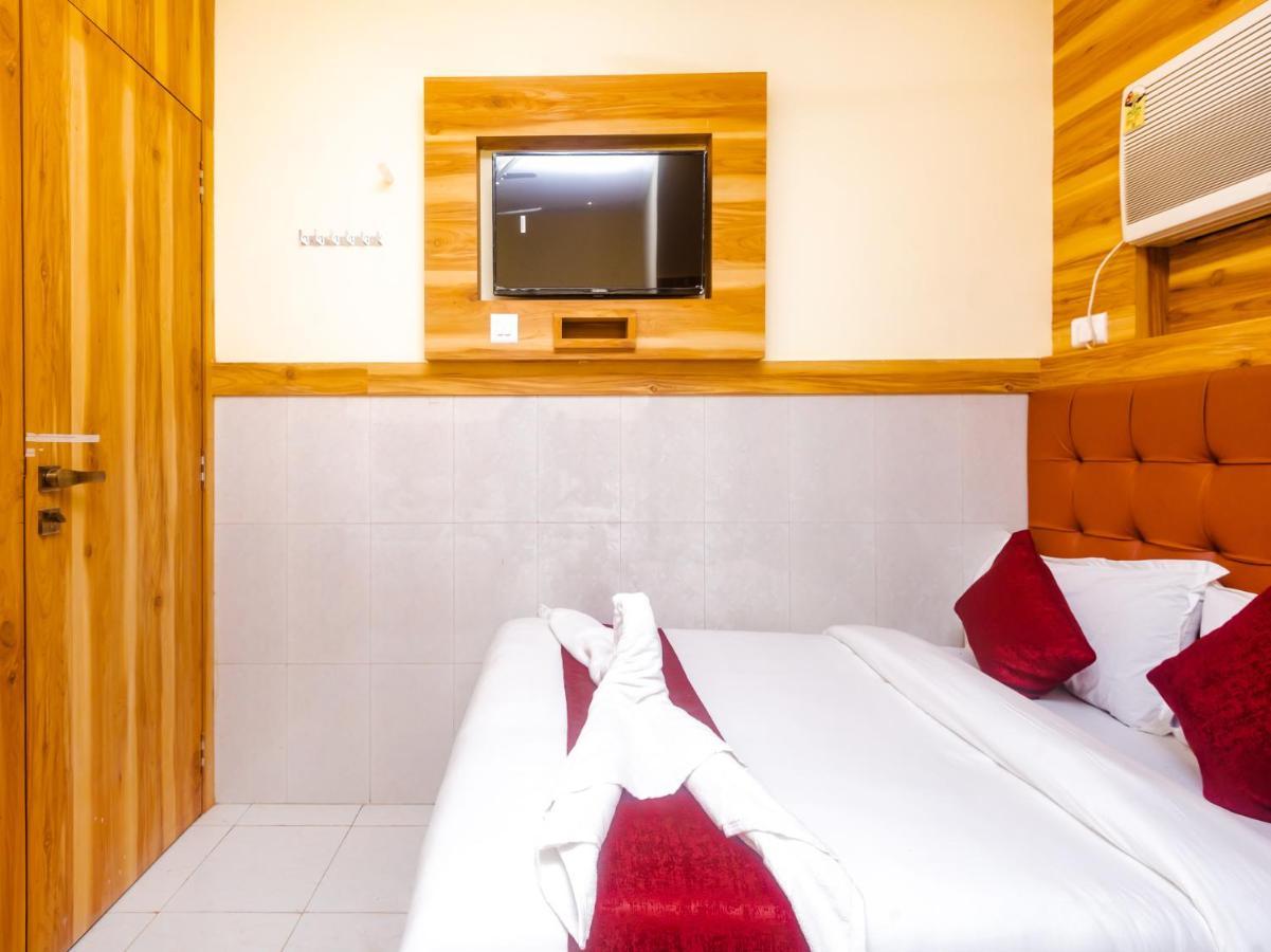 Aman Hotel Near Cst Мумбаї Екстер'єр фото